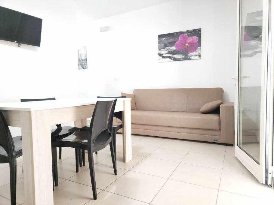 토레 산 지오반니 우겐토 App Girasole 1A 300 Metri Dal Mare In Salento 아파트 외부 사진